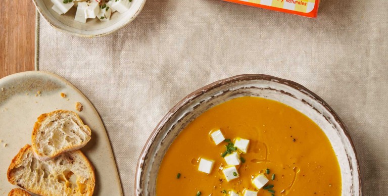 CREMA DE CARBASSA AMB DAUS DE FORMATGE FRESC