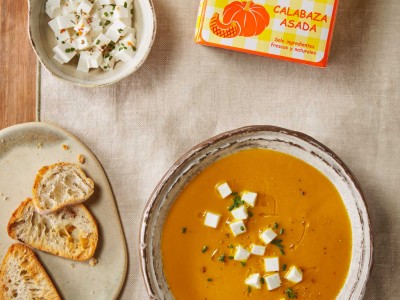 CREMA DE CARBASSA AMB DAUS DE FORMATGE FRESC