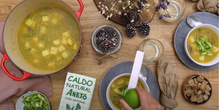 Green asparagus and potato soup