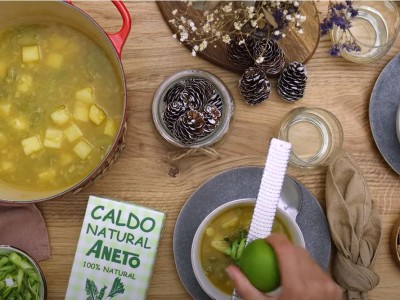 Green asparagus and potato soup