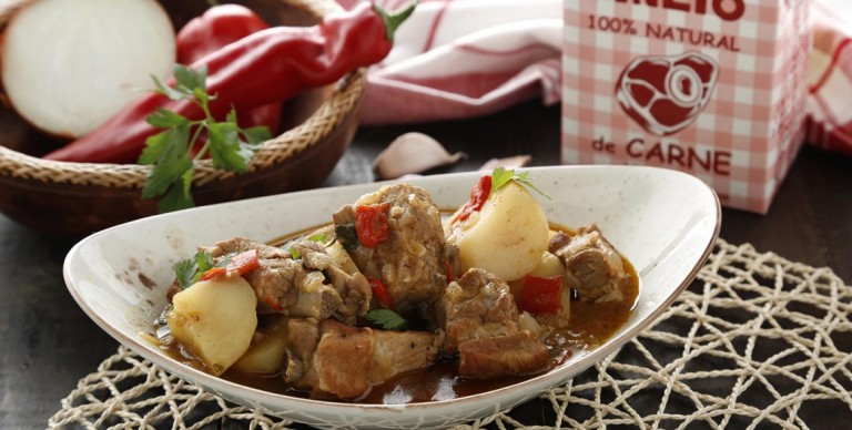 Stewed potatoes with pork ribs