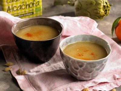 Bebida de alcachofa con mandarina y sirope