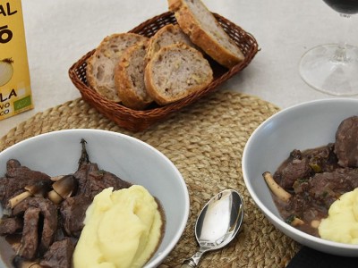 Meat Stew with Wine and Mushrooms